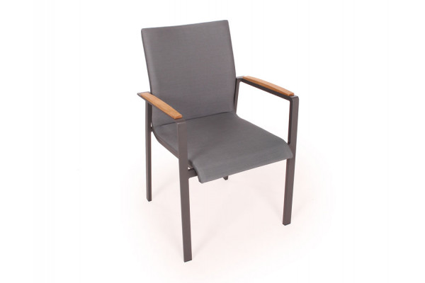 Lea Stable chair