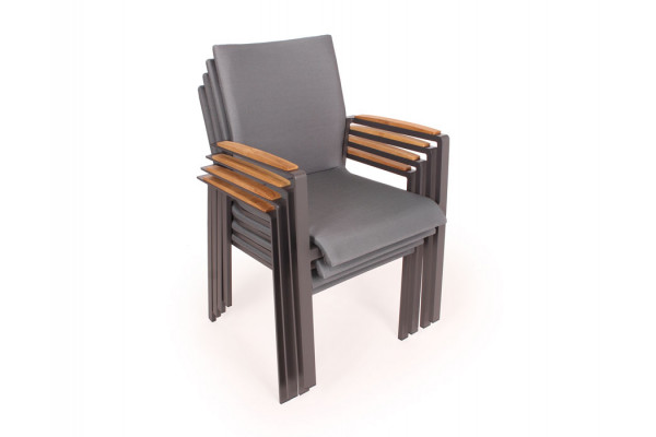 Lea Stable chair