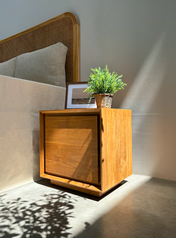 Oliver Bedside Table – Standing