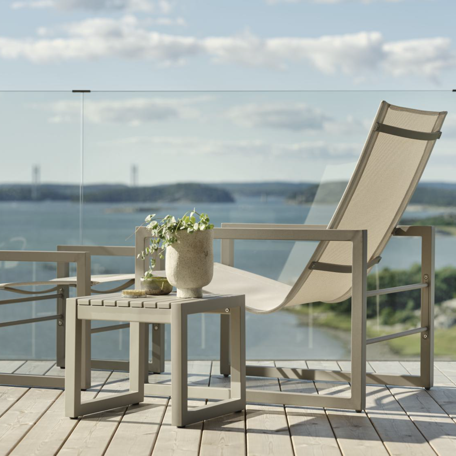 Vevi Side Table BEIGE – 40x40x35 cm