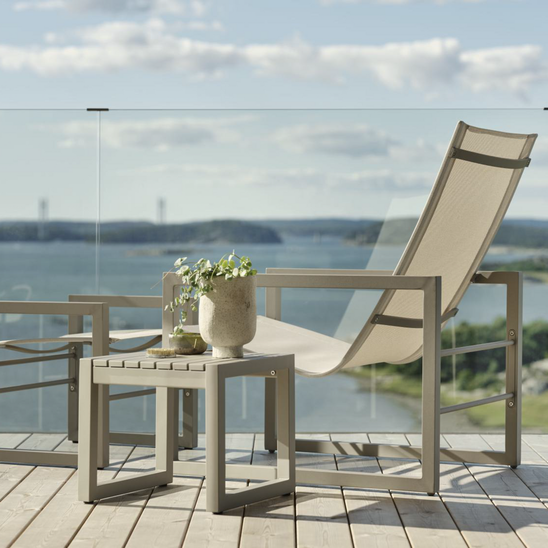 Vevi Side Table BEIGE – 40x40x35 cm