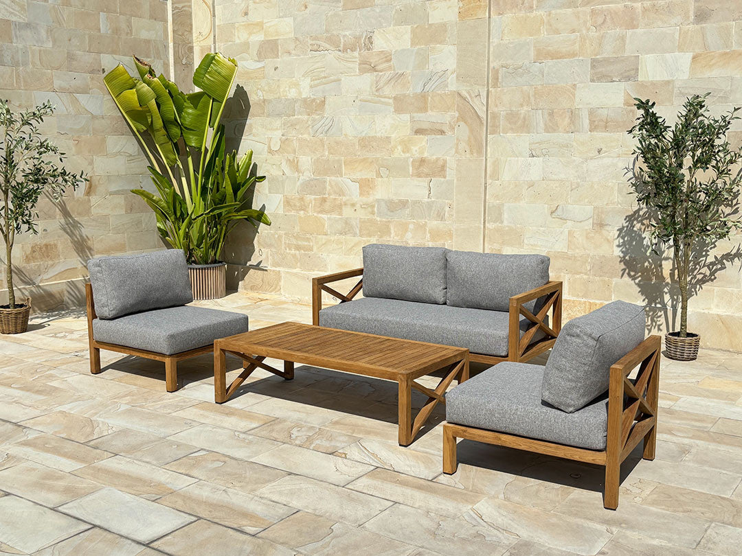 Hampton Set – w/ Table and Cushions