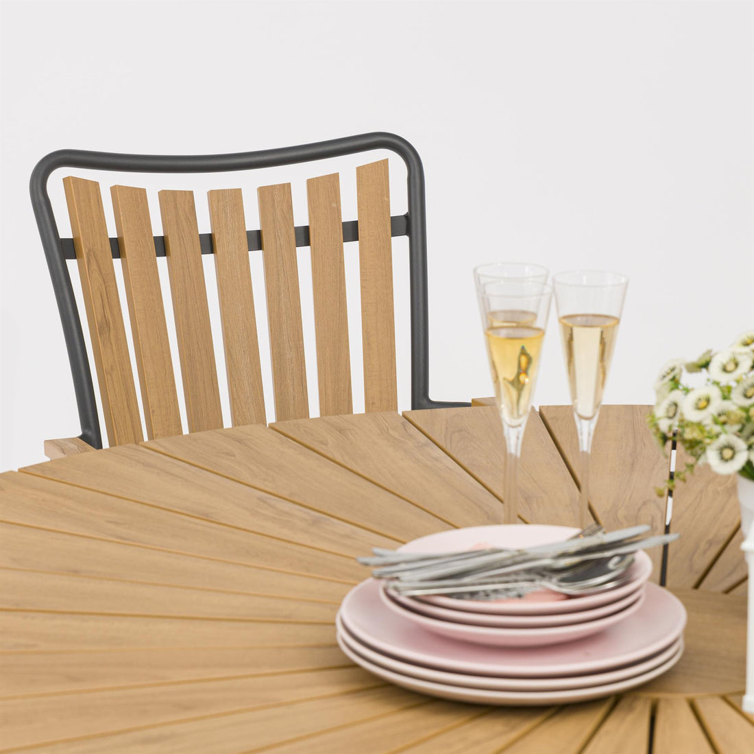DaneLine Adam Garden Furniture Set GREY NONWOOD – Ø150 cm w/6 Chairs