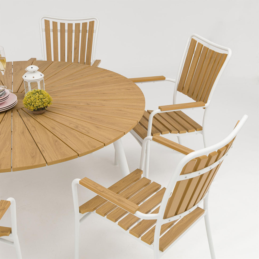 DaneLine Adam Garden Furniture Set WHITE NONWOOD – Ø150 cm w/6 Chairs