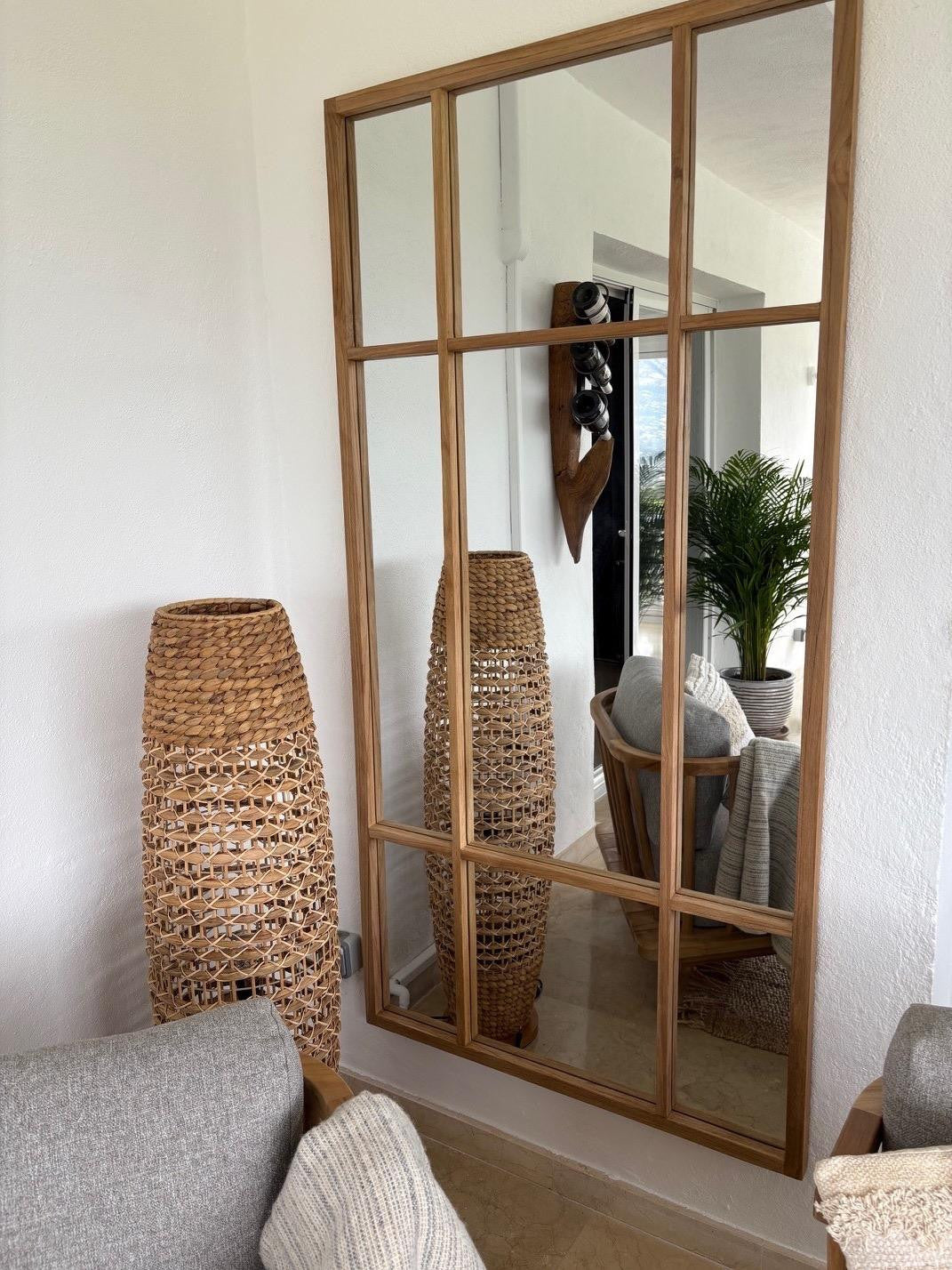 Mani Mirror