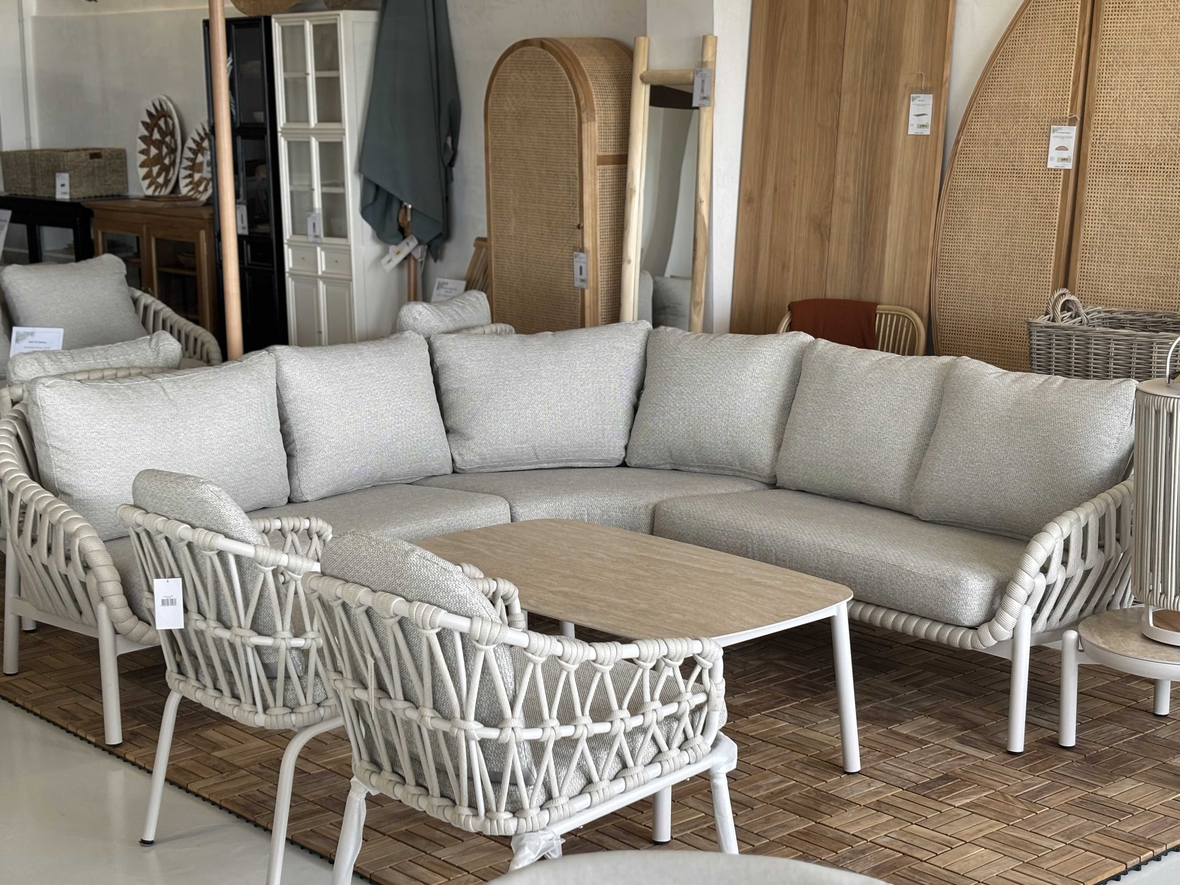 Tokyo Corner Lounge Set – incl. Cushions and Table