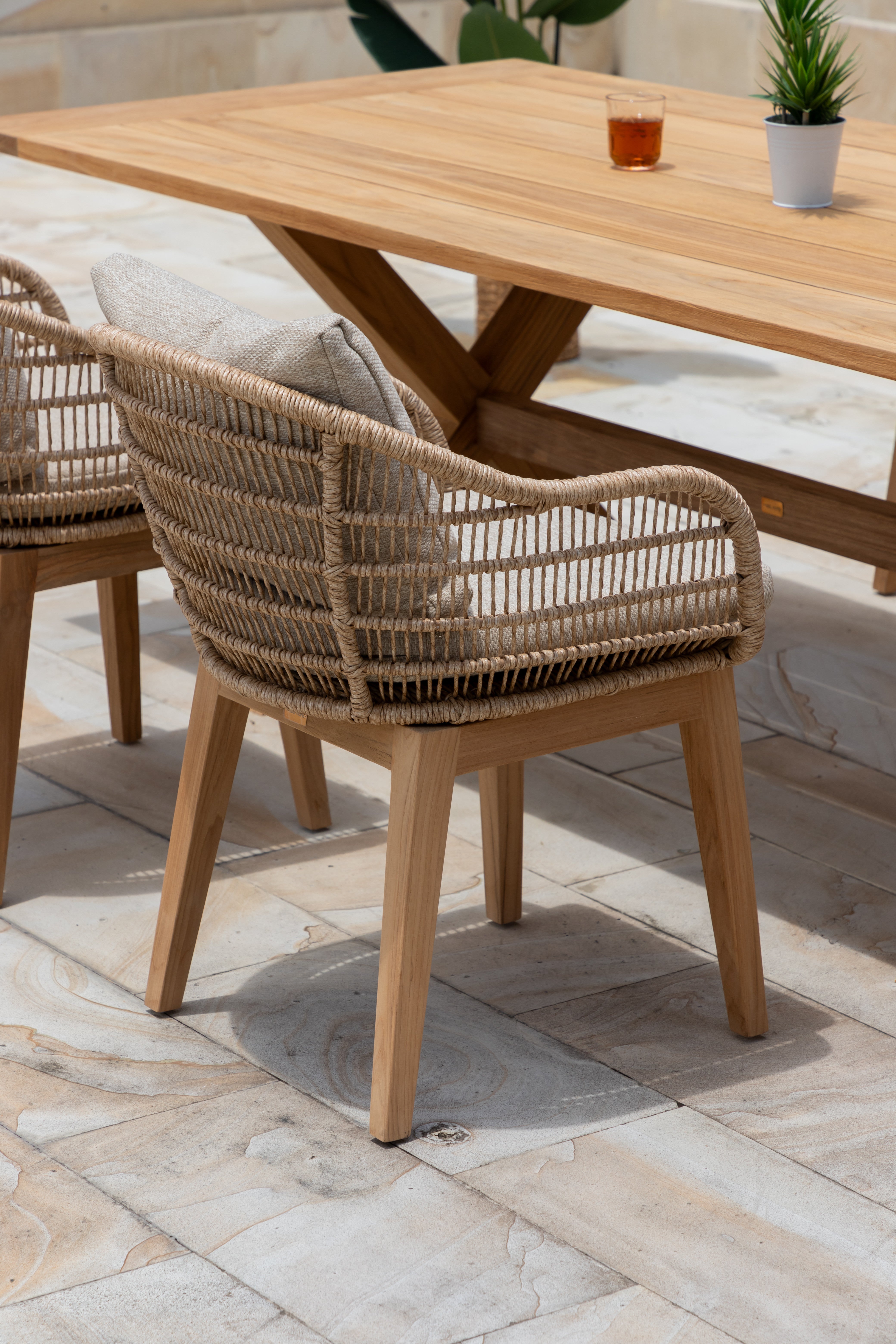 Chadstone Garden Furniture Set – 200 cm Table w/ 4 Mipando Chairs