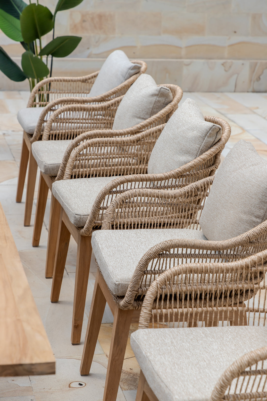 Hercules Garden Furniture Set – 400 cm Table, 290 cm Bench w/ 5 Mipando Chairs Core Teak